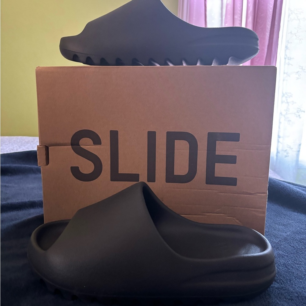 Yeezy Men's Dark Gray Slide Sandals